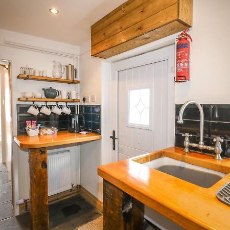 Hops Cottage アッシュボーン エクステリア 写真